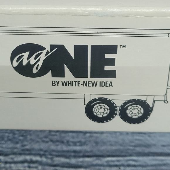 Vtg Ertl 1/64 scale Diecast AG ONE By White-New Idea semi tractor trailer black - Picture 2 of 12